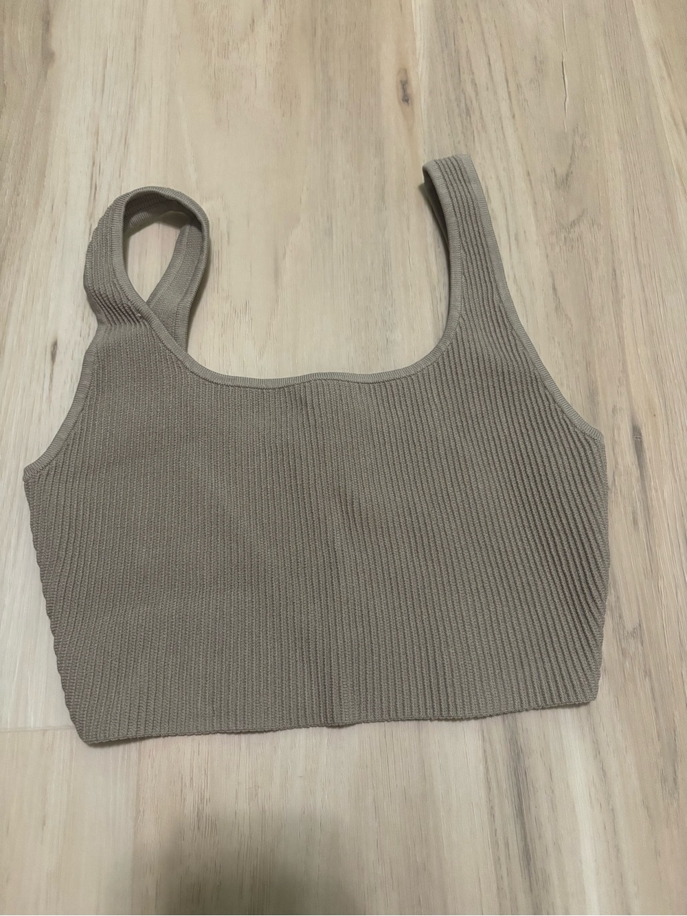 Aritzia Babaton Ribbed Crop Tank size small